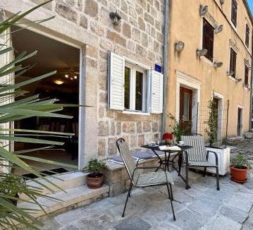 Mali Ston Apartment | Stara kuca - Historic Stone House Inside Mali Ston Walls