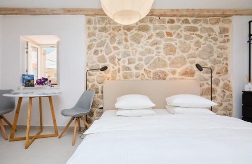 Pile Apartment | Stone Elegance