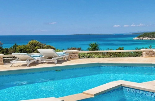 Vela Luka Resort | Stone House Villa Poplat – Private 7BR Estate with Sea-Water Pool, 50m to Sea