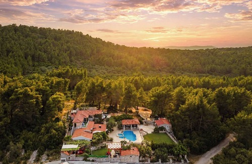 Vela Luka Resort | Stone House Villa Poplat – Private 7BR Estate with Sea-Water Pool, 50m to Sea