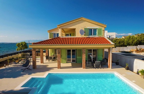 Privlaka Villa | Strandvilla mit Beheiztem Pool, Whirlpool, Fantastischer Aussicht