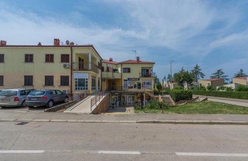 Spadici Apartment | Strawberry 3
