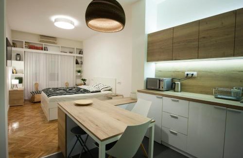 Kosancicev Venac Apartment | Studio 10