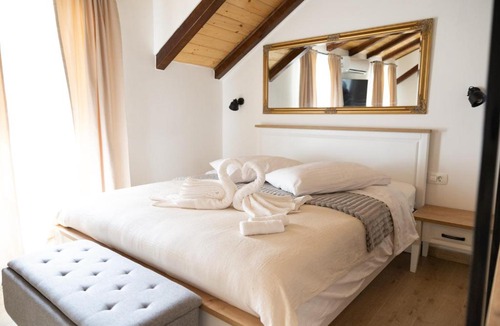 Kastel Novi Apartment | Studio apartment Milica in the stone house near the beach