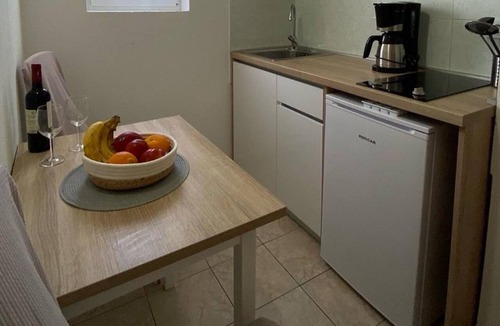 Rab Town Apartment | Studio Apartment with Terrace