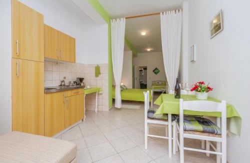 Vrsar House | Studio Apartments Romina