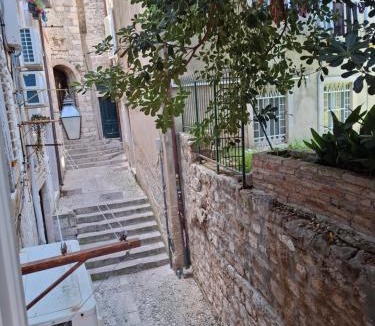 Dubrovnik Old Town Apartment | Studio Ella
