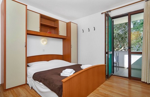 Pokrivenik Apartment | Studio flat near beach Cove Pokrivenik, Hvar (AS-5231-c)