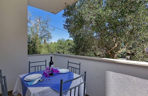Pokrivenik Apartment | Studio flat near beach Cove Pokrivenik, Hvar (AS-5231-c)
