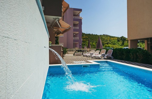 Promajna Apartment | Studio flat with a swimming pool Promajna, Makarska (AS-6849-b)