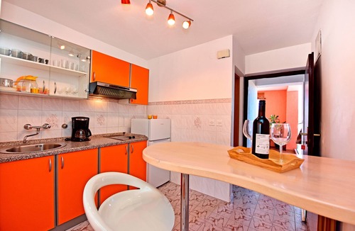 Dajla Apartment | Studio flat with a swimming pool Novigrad (AS-6951-a)