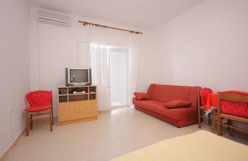 Zubovici Apartment | Studio flat with a swimming pool Zubovići, Pag (AS-9365-a)