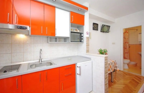 Gorinka Apartment | Studio flat with hot tub Makarska (AS-18898-a)