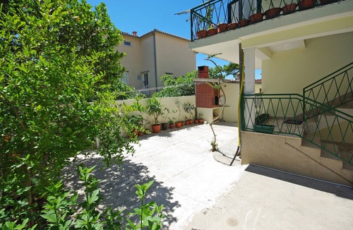 Gorinka Apartment | Studio flat with hot tub Makarska (AS-18898-a)
