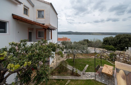 Posedarje Apartment | Studio flat with terrace and sea view Posedarje, Novigrad (AS-21123-b)