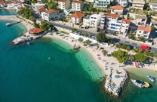 Dugi Rat Apartment | Studio flat with terrace Dugi Rat, Omiš (AS-15417-b)
