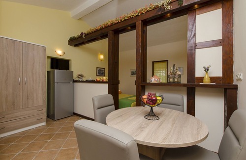 Razanj Apartment | Studio flat with terrace and sea view Ražanj, Rogoznica (AS-4864-b)