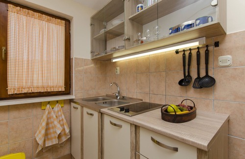 Razanj Apartment | Studio flat with terrace and sea view Ražanj, Rogoznica (AS-4864-b)