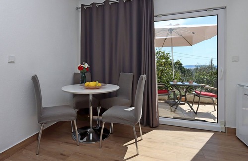 Suha Punta Apartment | Studio flat with terrace Suha Punta, Rab (AS-17239-a)