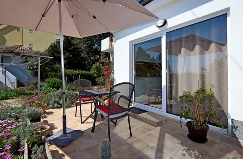 Suha Punta Apartment | Studio flat with terrace Suha Punta, Rab (AS-17239-a)