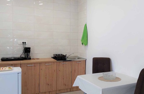 Katoro Apartment | Studio Studio flat with air conditioning