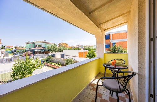 Galizana Apartment | Studio Vito with Balcony