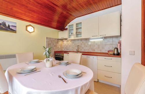 Dramalj Apartment | Stunning apartment in Dramalj with house sea view