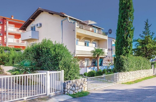 Dramalj Apartment | Stunning apartment in Dramalj with house sea view
