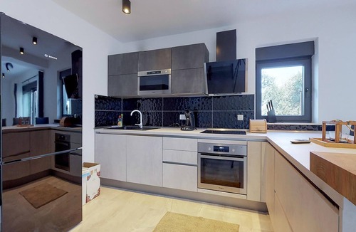 Drenje Apartment | Stunning apartment in Drenje with WiFi