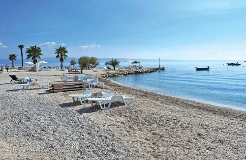 Podstrana Apartment | Stunning apartment in Podstrana with WiFi