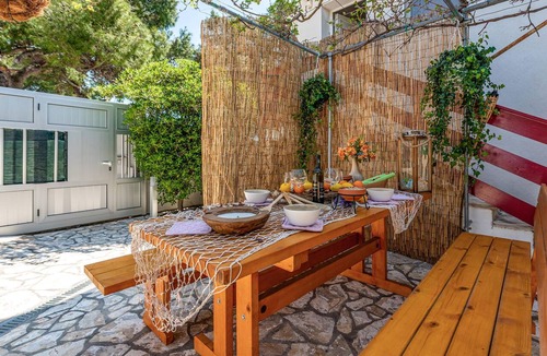 Kosljun Apartment | Stunning apartment in Kosljun with WiFi