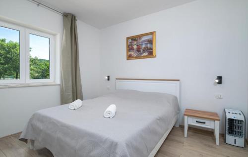 Salakovci Apartment | Stunning Apartment In Labin