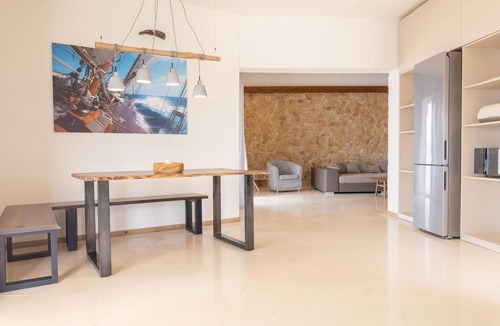Lukovo Apartment | Stunning apartment in Lukovo with WiFi