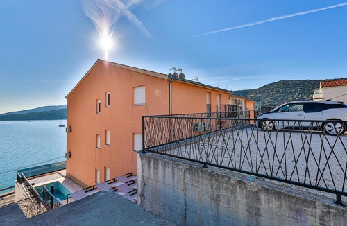 Marina Apartment | Stunning apartment in Marina with house sea view