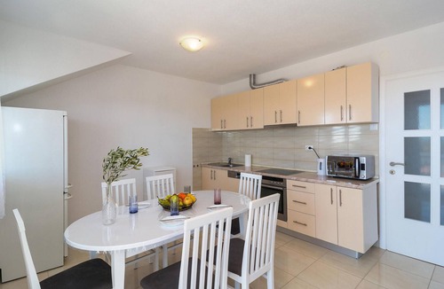 Cove Makarac (Milna) Apartment | Stunning apartment in Milna with WiFi