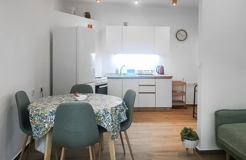 Bosana Apartment | Stunning apartment in Novalja with WiFi