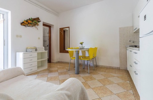 Porec Apartment | Stunning apartment in Porec with WiFi