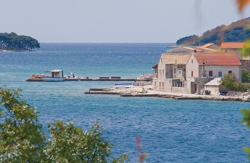 Krapanj Apartment | Stunning apartment in Sibenik with house sea view