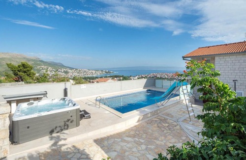 Kamen Apartment | Stunning Apartment In Split