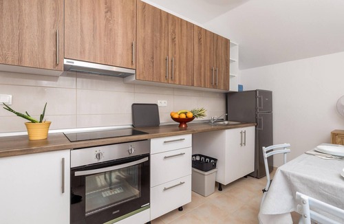 Vlasici Apartment | Stunning apartment in Vlasici with house sea view