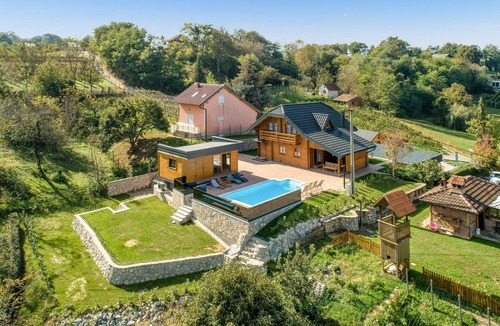 Ludbreg House | Stunning home in Vinogradi Ludbreski with sauna