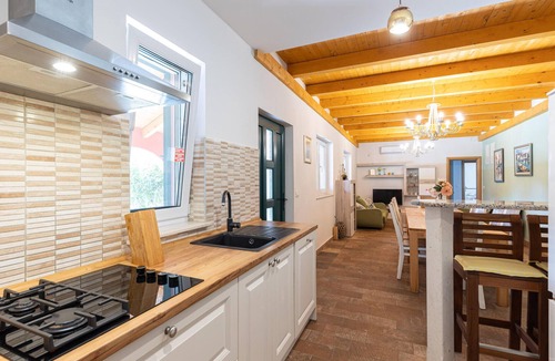 Prapatnica House | Stunning home in Prapatnica- Seget