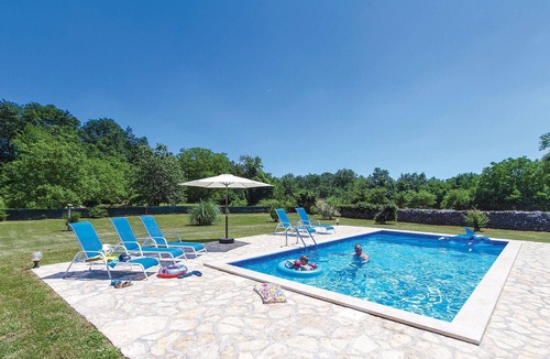 Cere House | Stunning home in Badnjevari