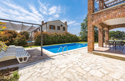 Cabrunici House | Stunning home in Cabrunici