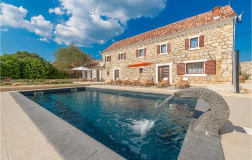 Oklaj House | Stunning Home In Citluk