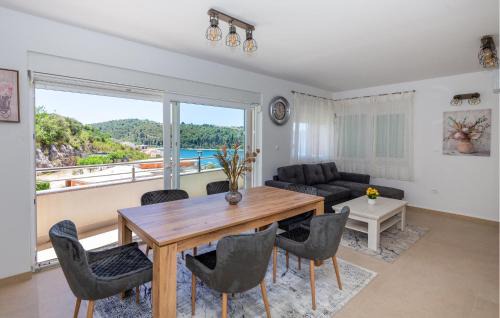 Duba House | Stunning Home In Duba With House Sea View