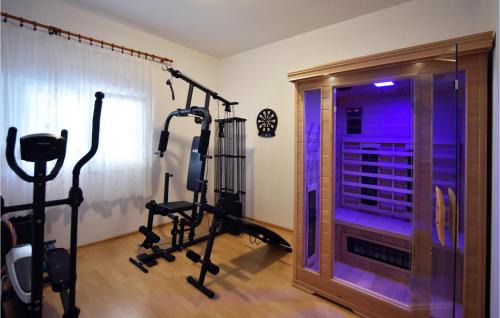 Dugopolje House | Stunning Home In Dugopolje With Sauna