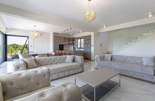 Galizana House | Stunning home in Galilzana