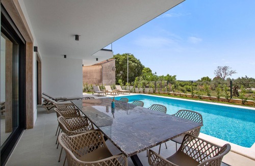 Galizana House | Stunning home in Galilzana