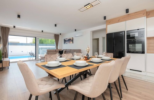 Zmijavci House | Stunning home in Donji Prolozac